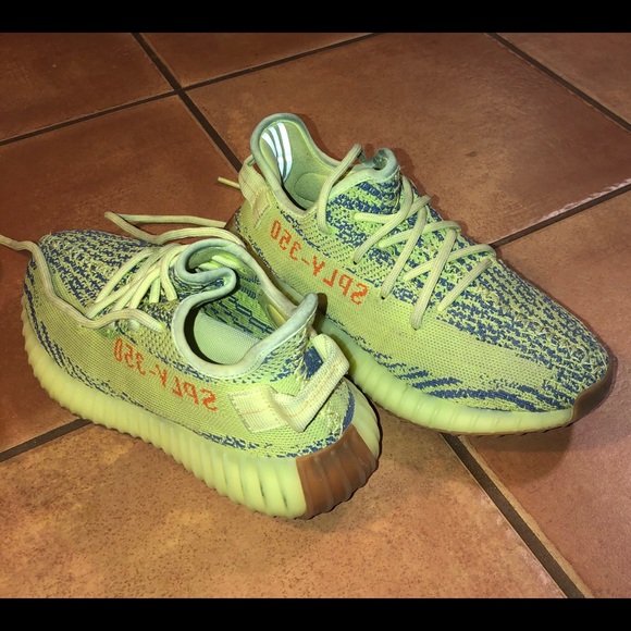 Unisex Yeezy Boost 350 V2 in Semi Frozen Yellow - Picture 3 of 5